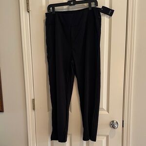 YYV  Size XXL
Women’s Black work out pants